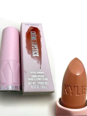 Kylie Jenner Crème Lipstick 613 If Looks Could Kill Nude Brown Women Makeup